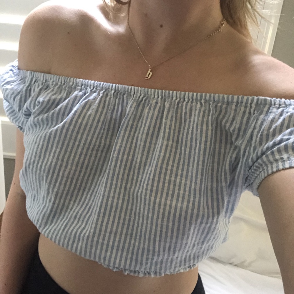 Off the shoulder crop.
